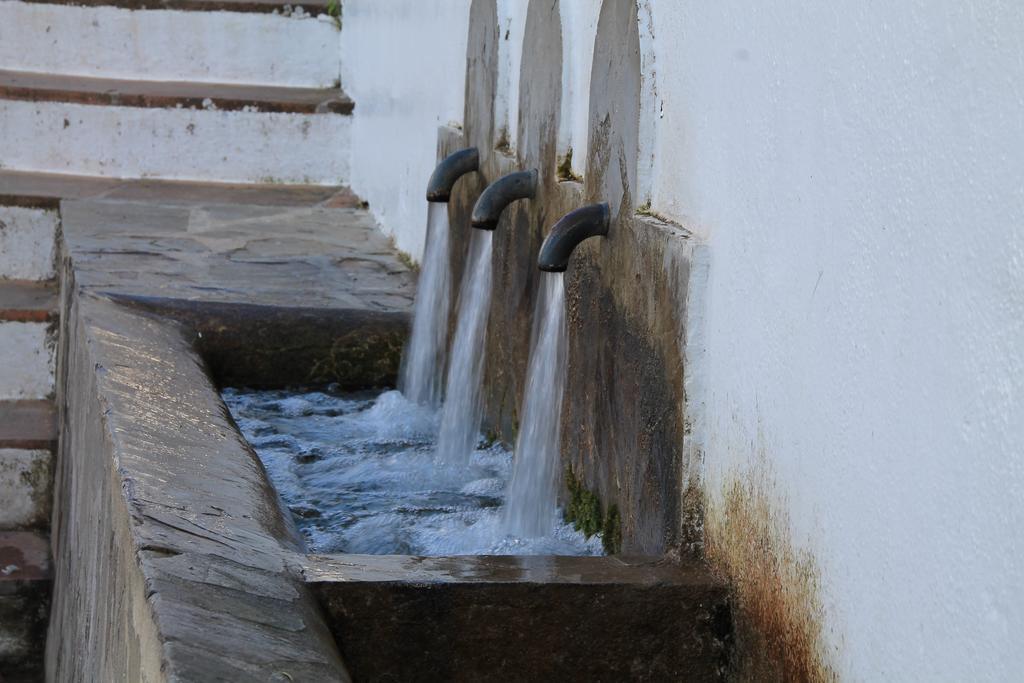 Gasthaus La Fuente De El Nacimiento Benamahoma Exterior foto