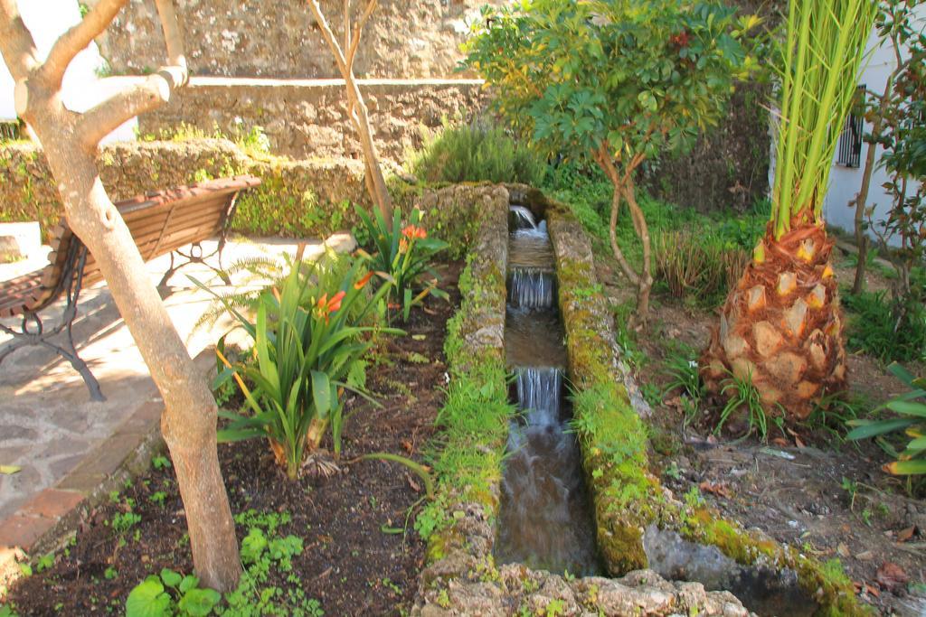 Gasthaus La Fuente De El Nacimiento Benamahoma Exterior foto